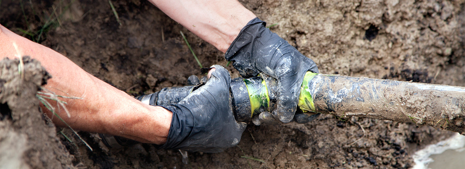 Water mains plumber